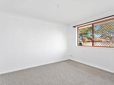 12 Smiths Close, Forster