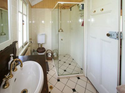 238 Western Avenue, Montville
