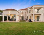 8208 Magnolia Drive West, Hope Island