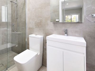 36 Cox Crescent, Dundas Valley