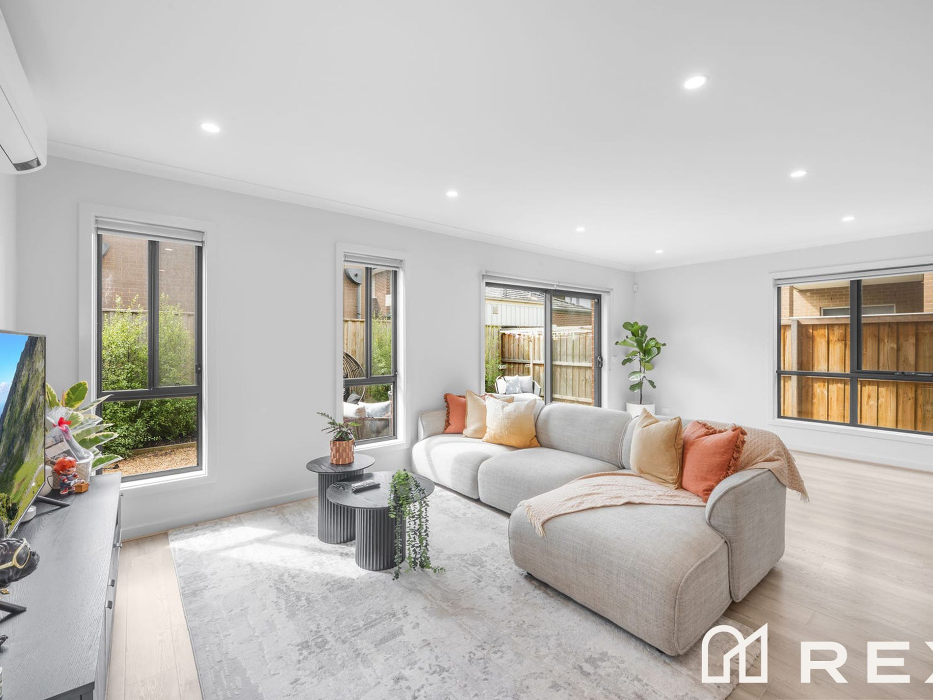 49 Cavenagh Boulevard, Mulgrave
