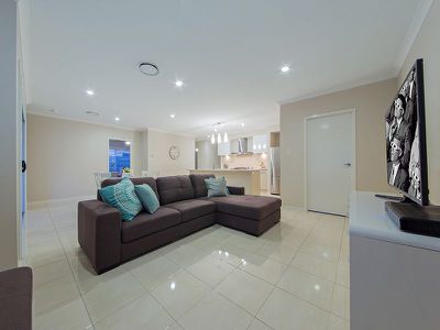17 Foxwood Circuit, Wakerley