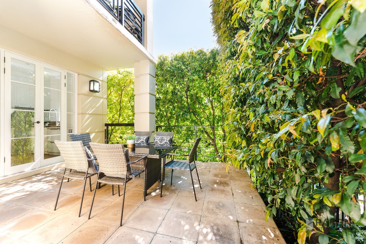 2 / 380 Toorak Road, South Yarra