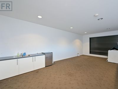 1 / 27 Mordaunt Circuit, Canning Vale