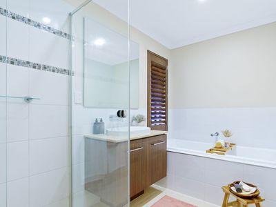 4 Kimberley Creek Road, Upper Coomera