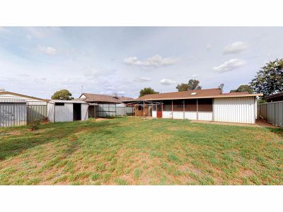 111 Baird Drive, Dubbo