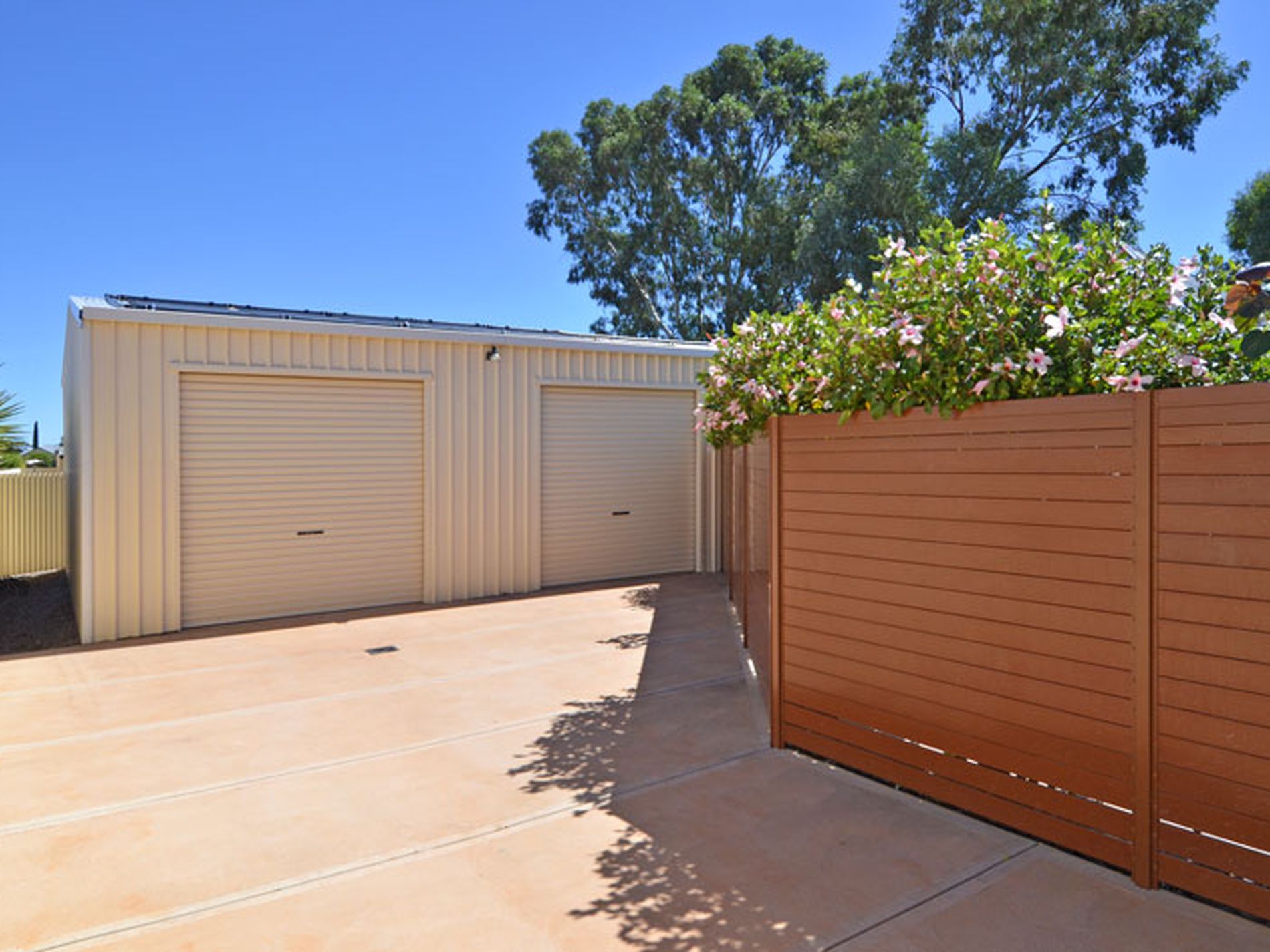 5 Buchanan Court, Somerville