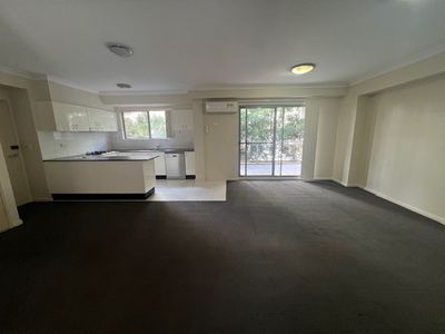 8 / 61 lachlan st, Liverpool