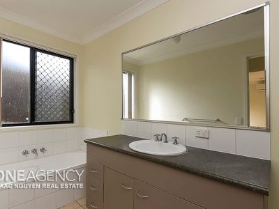 19 Budawang St, Parkinson