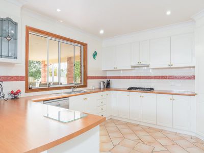 8 Ballantine Place, Horsley