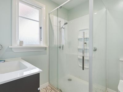 122 Easther Crescent, Kew