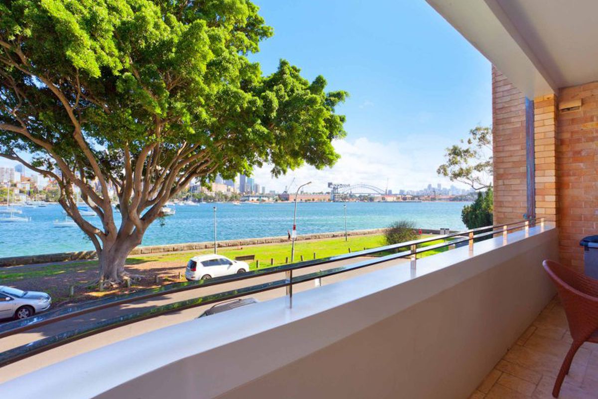 2 / 79 New Beach Road, Darling Point