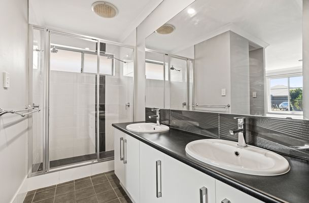 19 Calamocha Way, Piara Waters