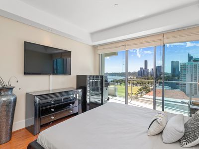 901 / 108 Terrace Road, East Perth