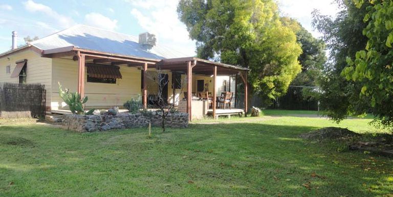 210 High Street, Violet Town