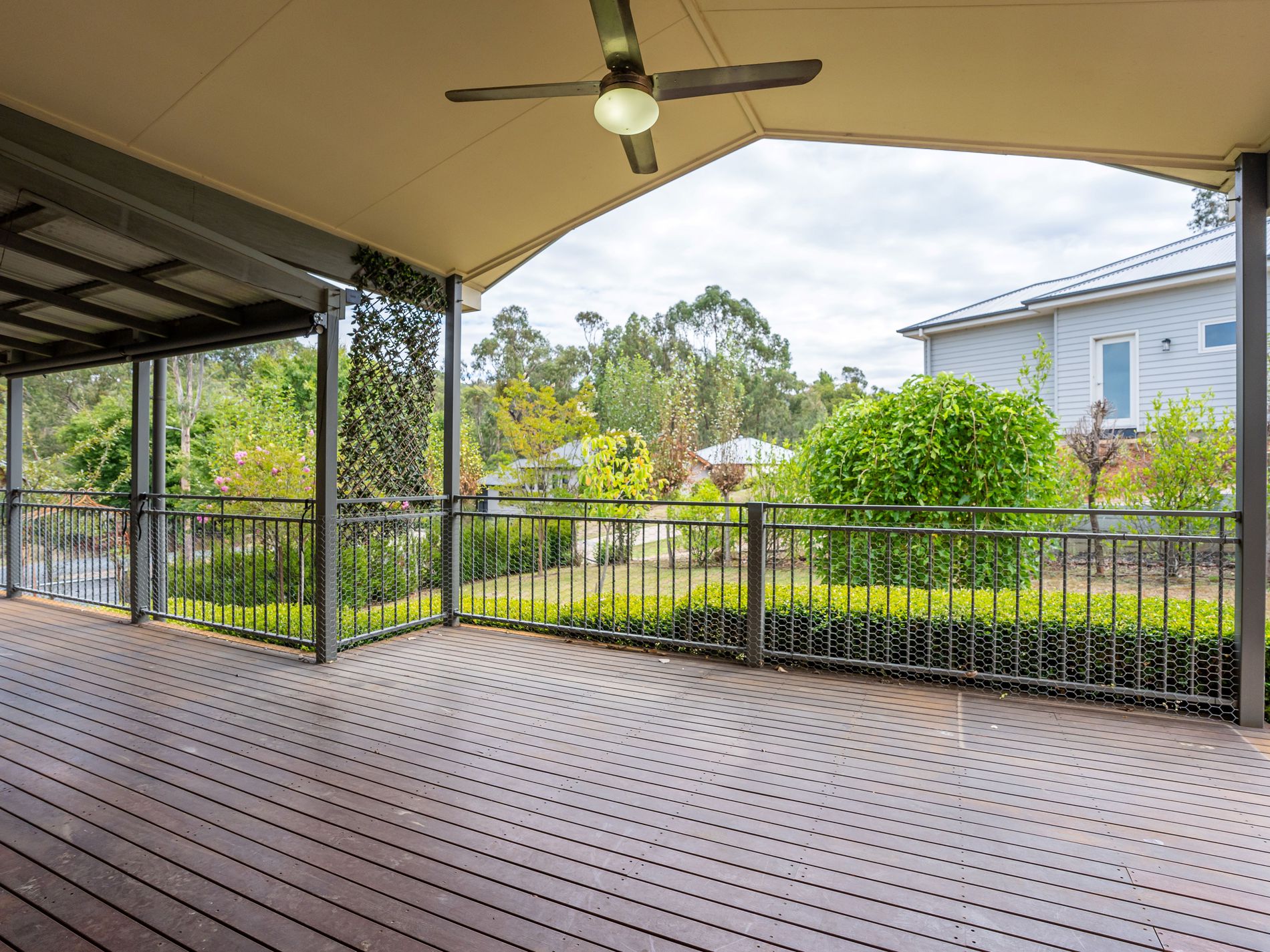 12 MCEVOY LANE, Yackandandah
