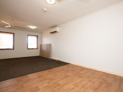 5 Pettit Place, South Hedland