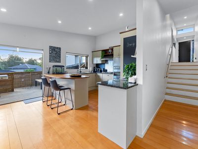 20 Admirals Court Drive, Greenhithe