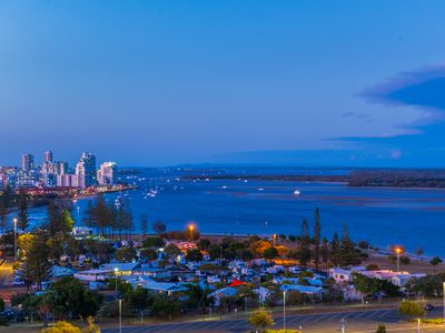 16A / 114 Marine Parade, Southport