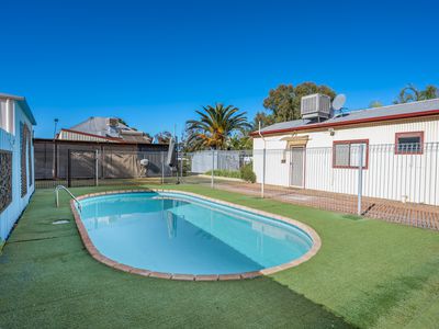 72 Collins Street, Piccadilly