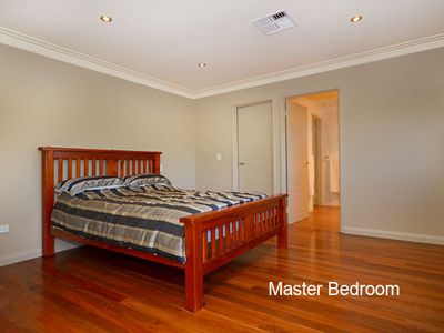 17 Vestia Walk, Stirling