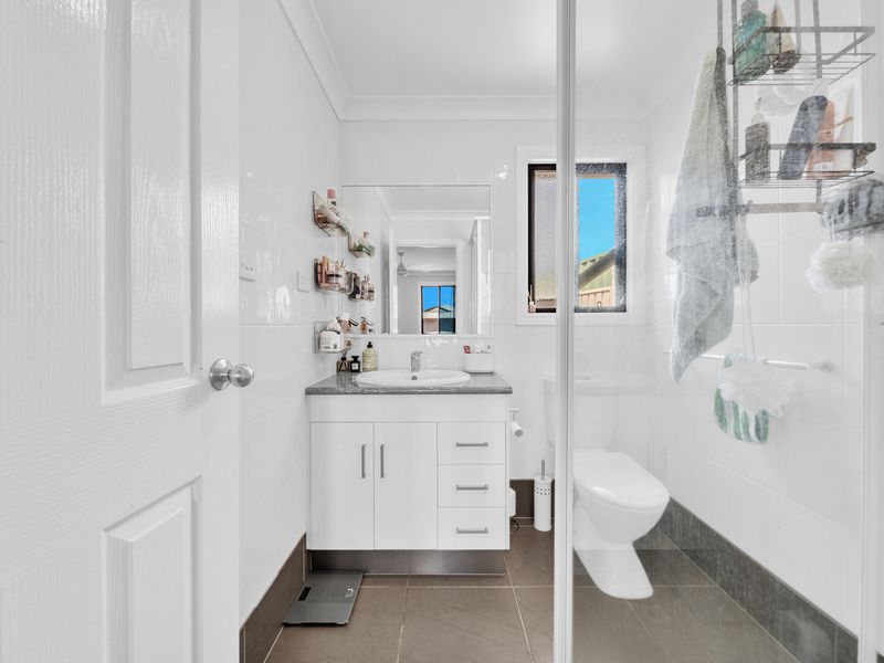 2 / 56 Lakeside Drive, Emerald