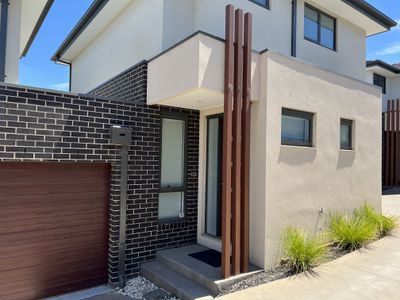 2 / 21 Banool Quadrant, Doncaster East