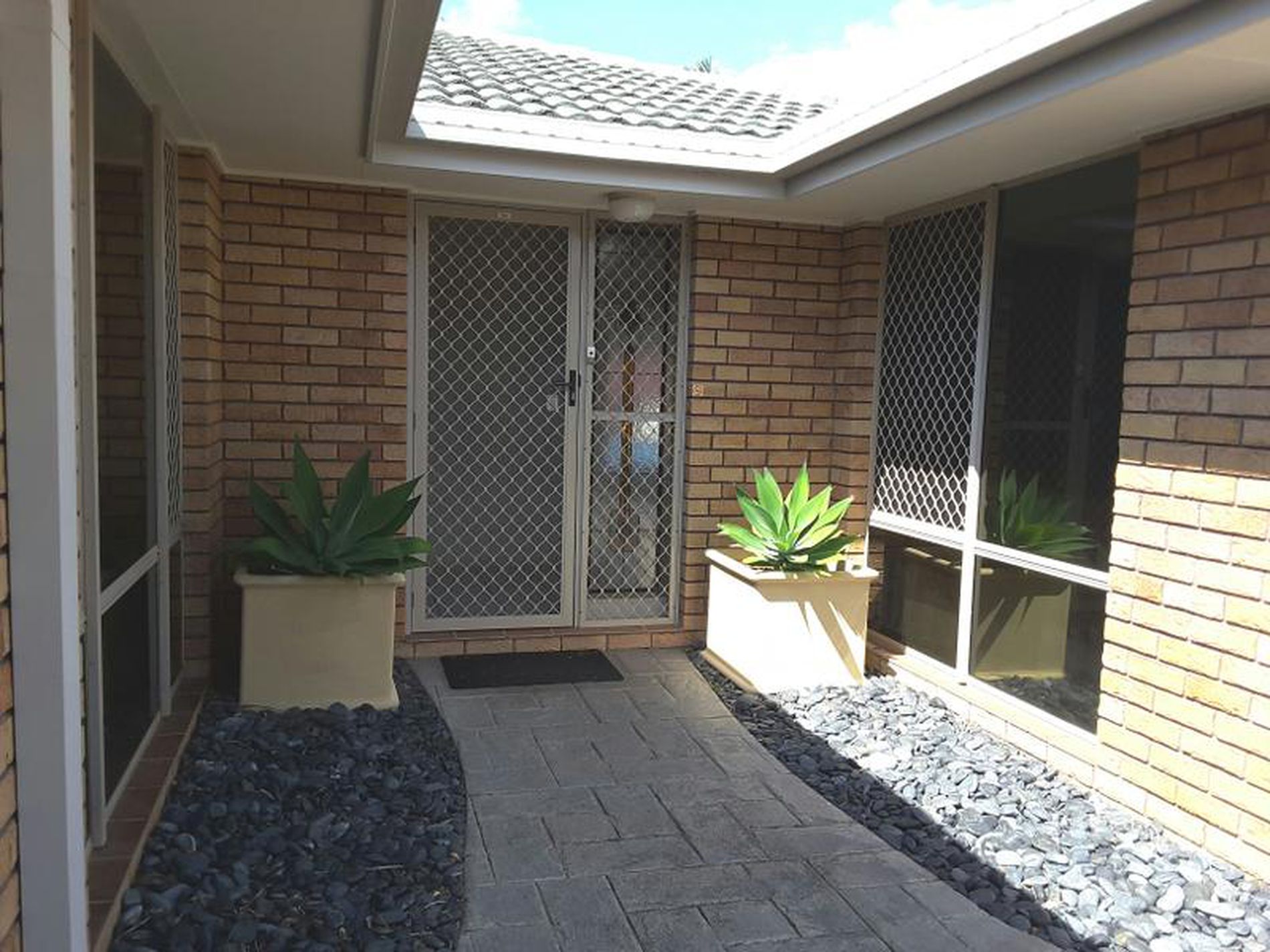 10 Kingston Drive, Banora Point