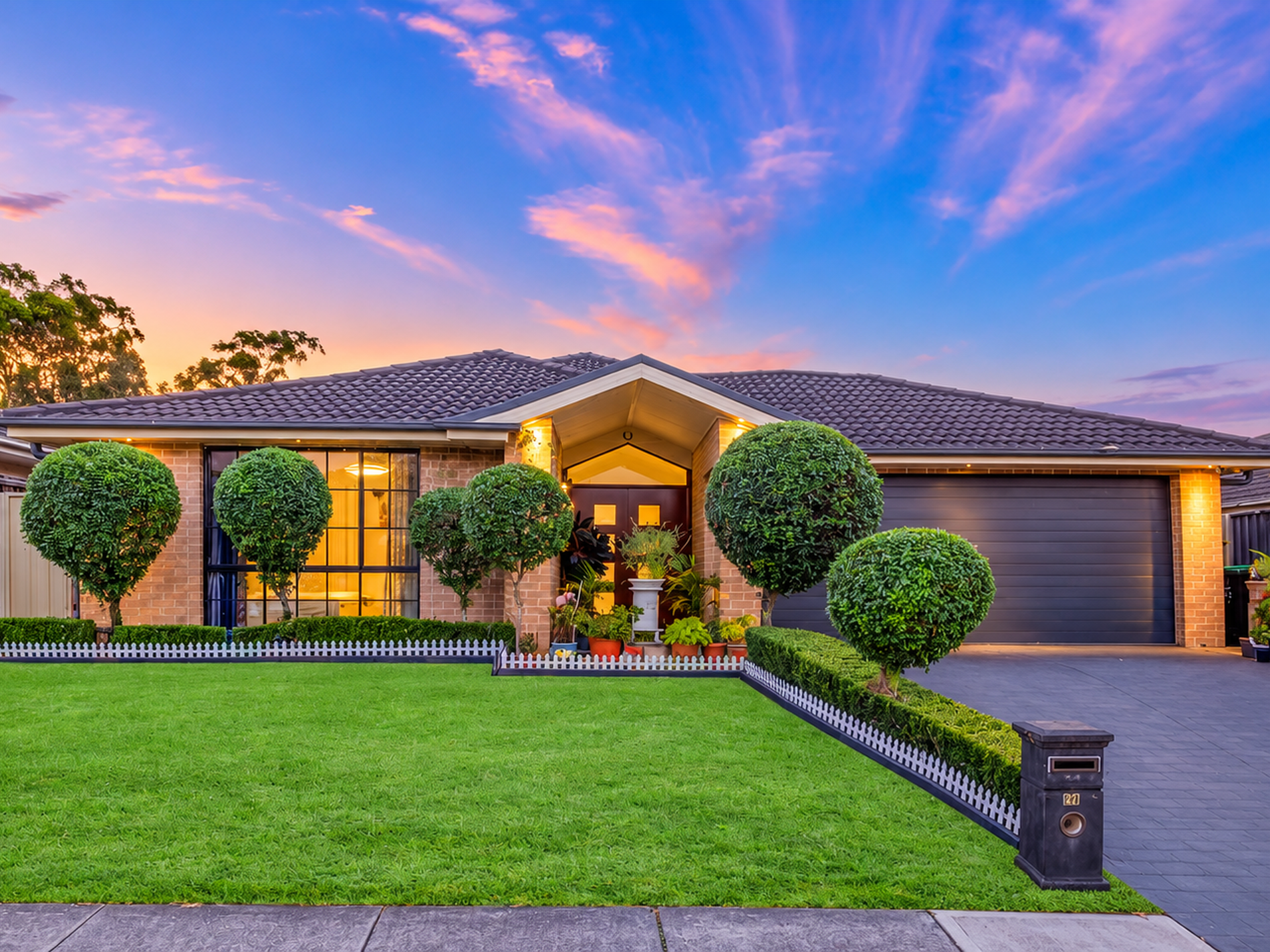27 Lilydale Drive, Woodcroft