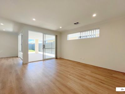 9 Capitola Way, Madora Bay