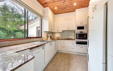 6 Wolsten Avenue, Turramurra