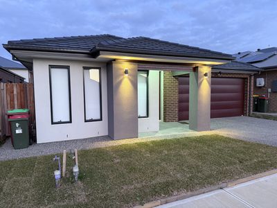13 stover rd, Clyde North