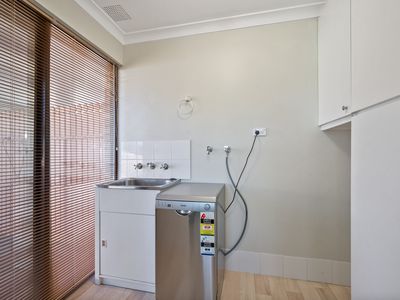 6 Lessing Place, South Lake