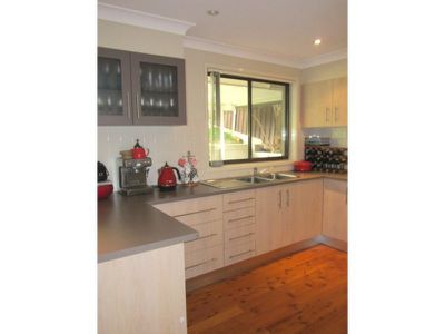 17 Amaroo Avenue, Figtree