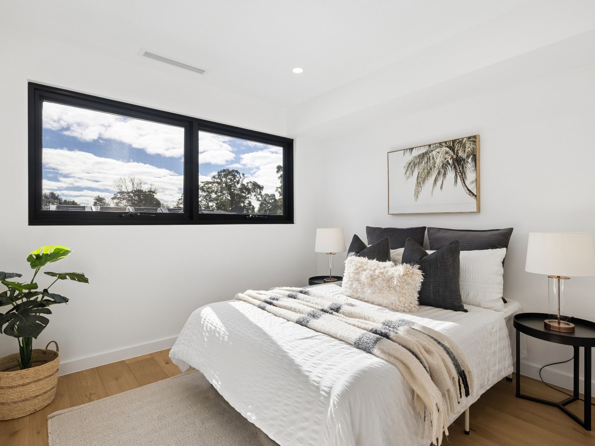 4 Bedroom / 9-9a Old Berowra Road, Hornsby