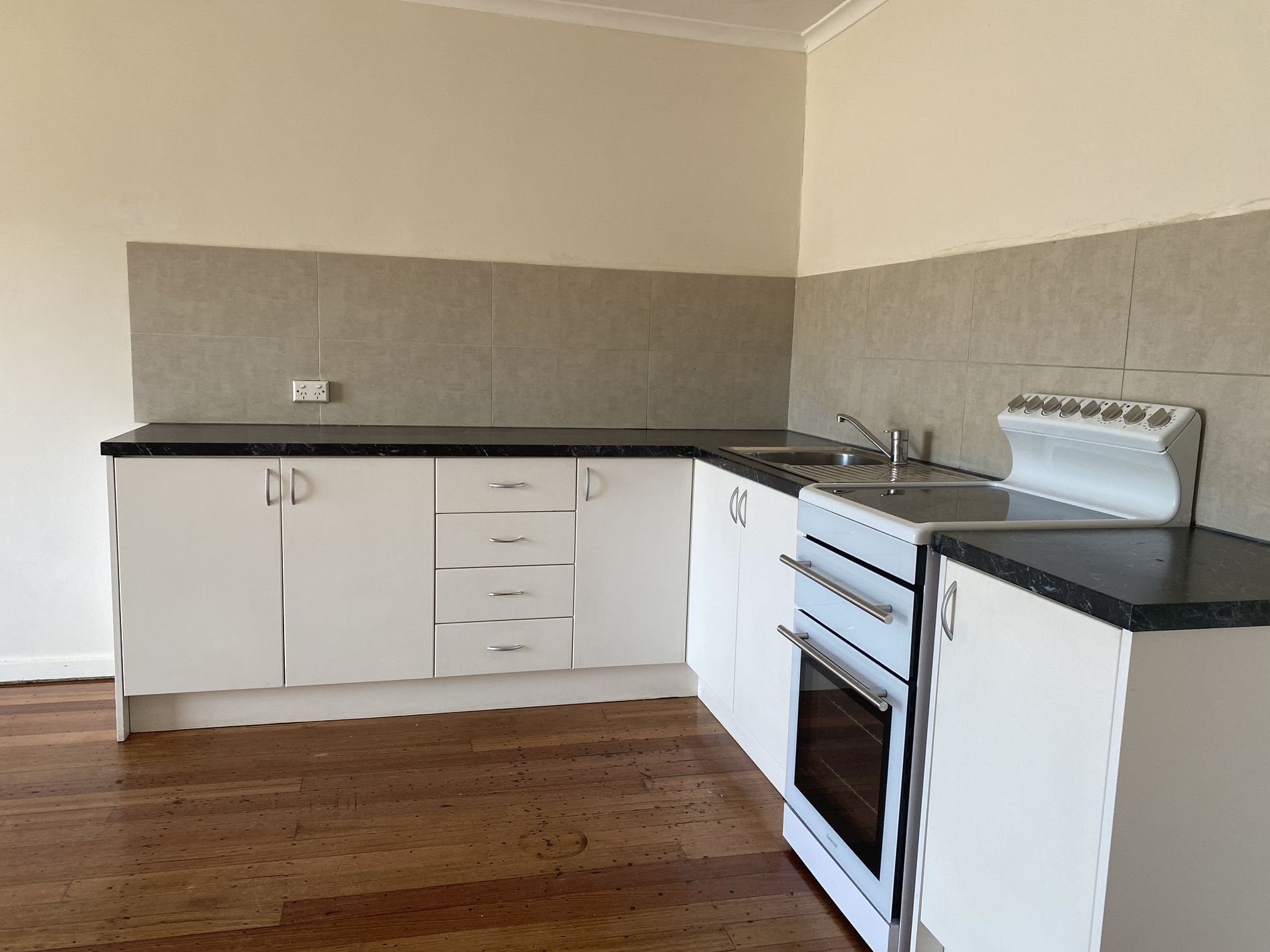 5 / 12 Manly Street, Werribee