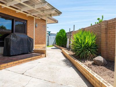 1A WARSAW CRESCENT, Wodonga