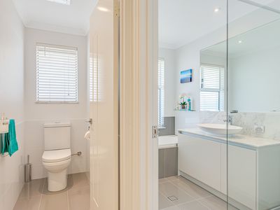 27 Moonlighter Way, Yanchep