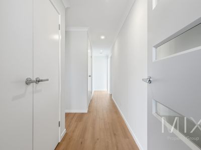 2 / 70 William Street , Brighton