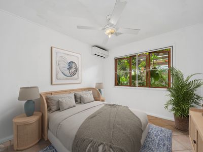 8 Mimosa Street, Holloways Beach