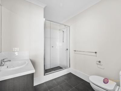15 Gainford Way, Ridgewood