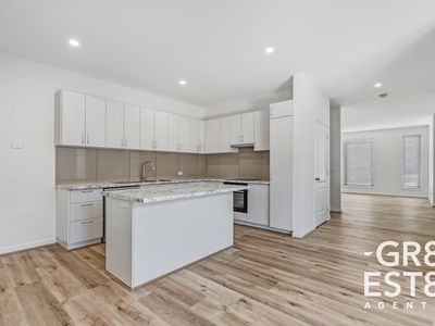 2a & 2b Evelyne Avenue, Cranbourne