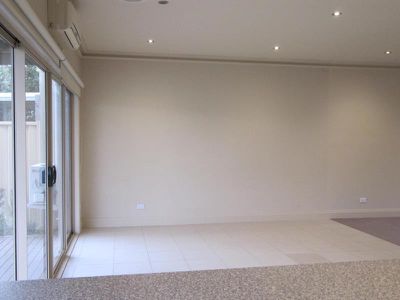 8 Shell Lane, Point Cook