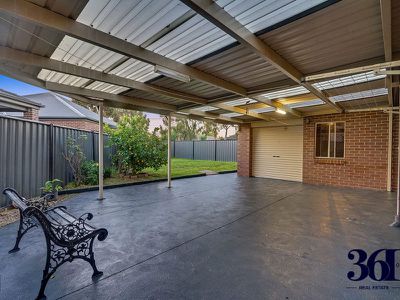 5 Aston Glade, Derrimut