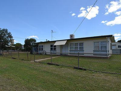 100 Crane Street, Longreach