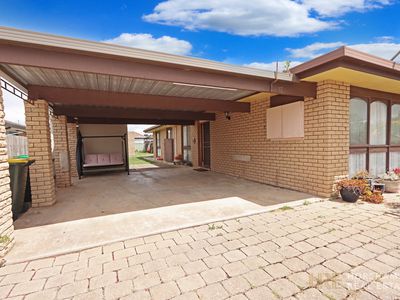 17 Schwarz Avenue, Horsham