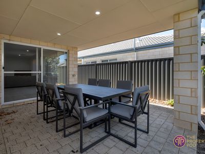 4 Sunstone Boulevard, Treeby