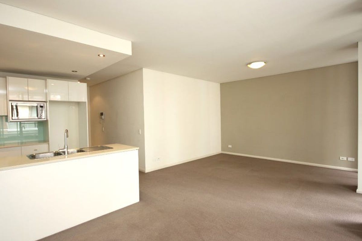 306 / 3  Stromboli Strait , Wentworth Point