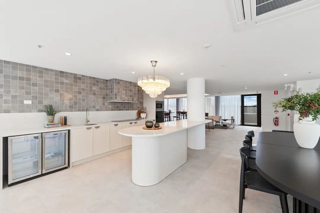 612 / 70 Allara Street, Canberra