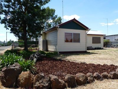 2 Bradshaw Street, Horsham